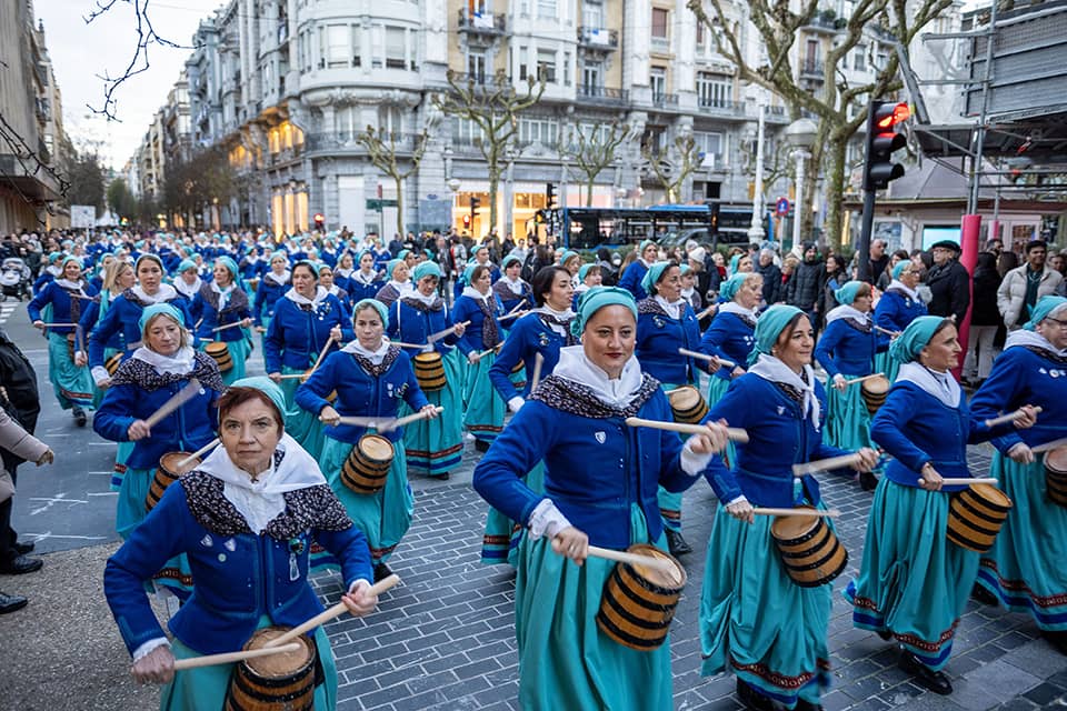 Trajes Barriles - Tamborrada Femenina Peña Anastasio